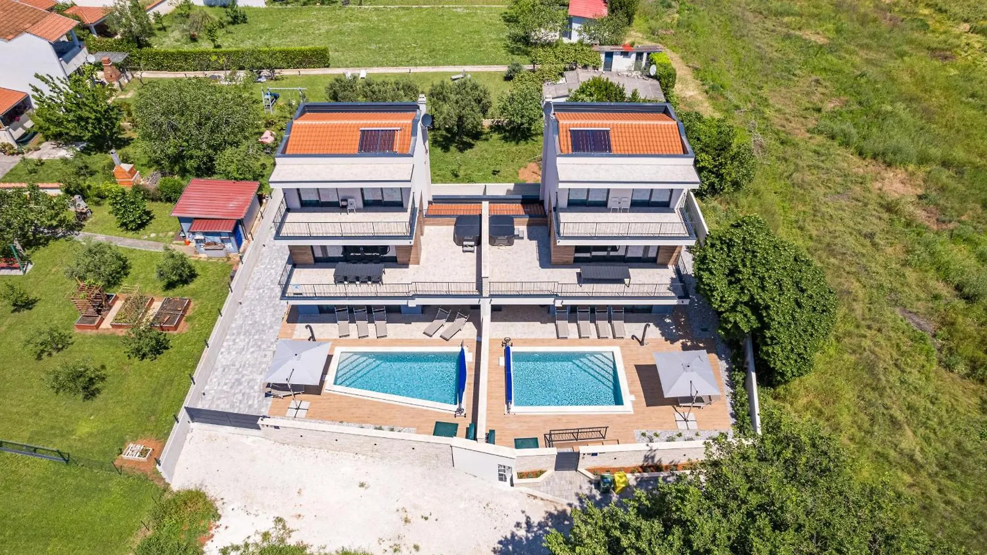 Villa Bay I Near Medulin For 9 People With Heated Pool - Playground & Whirpool Only 100 Meters From The Beach - Pet Friendly Banjole Croatia