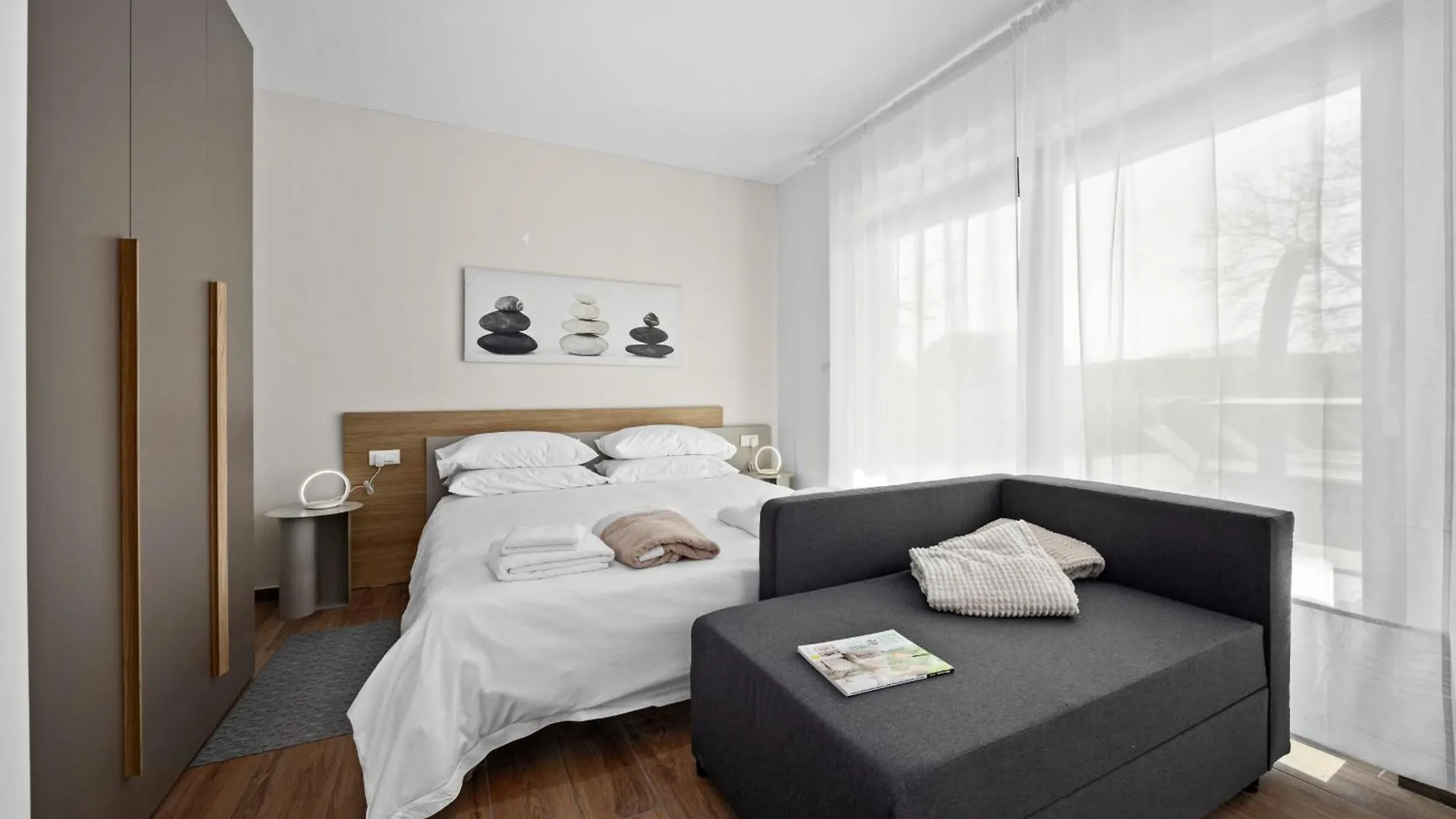 Villa Bay I Near Medulin For 9 People With Heated Pool - Playground & Whirpool Only 100 Meters From The Beach - Pet Friendly Banjole Croatia