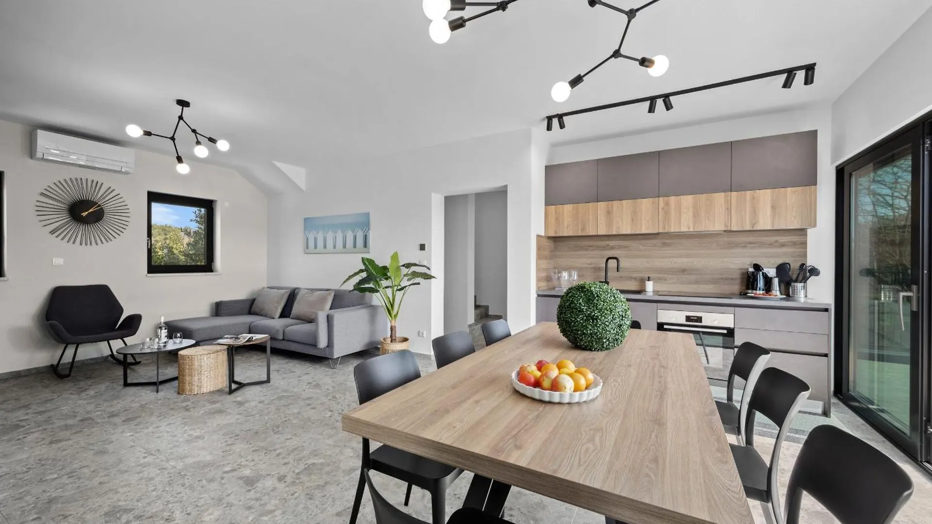 Villa Bay I Near Medulin For 9 People With Heated Pool - Playground & Whirpool Only 100 Meters From The Beach - Pet Friendly Banjole 0*,