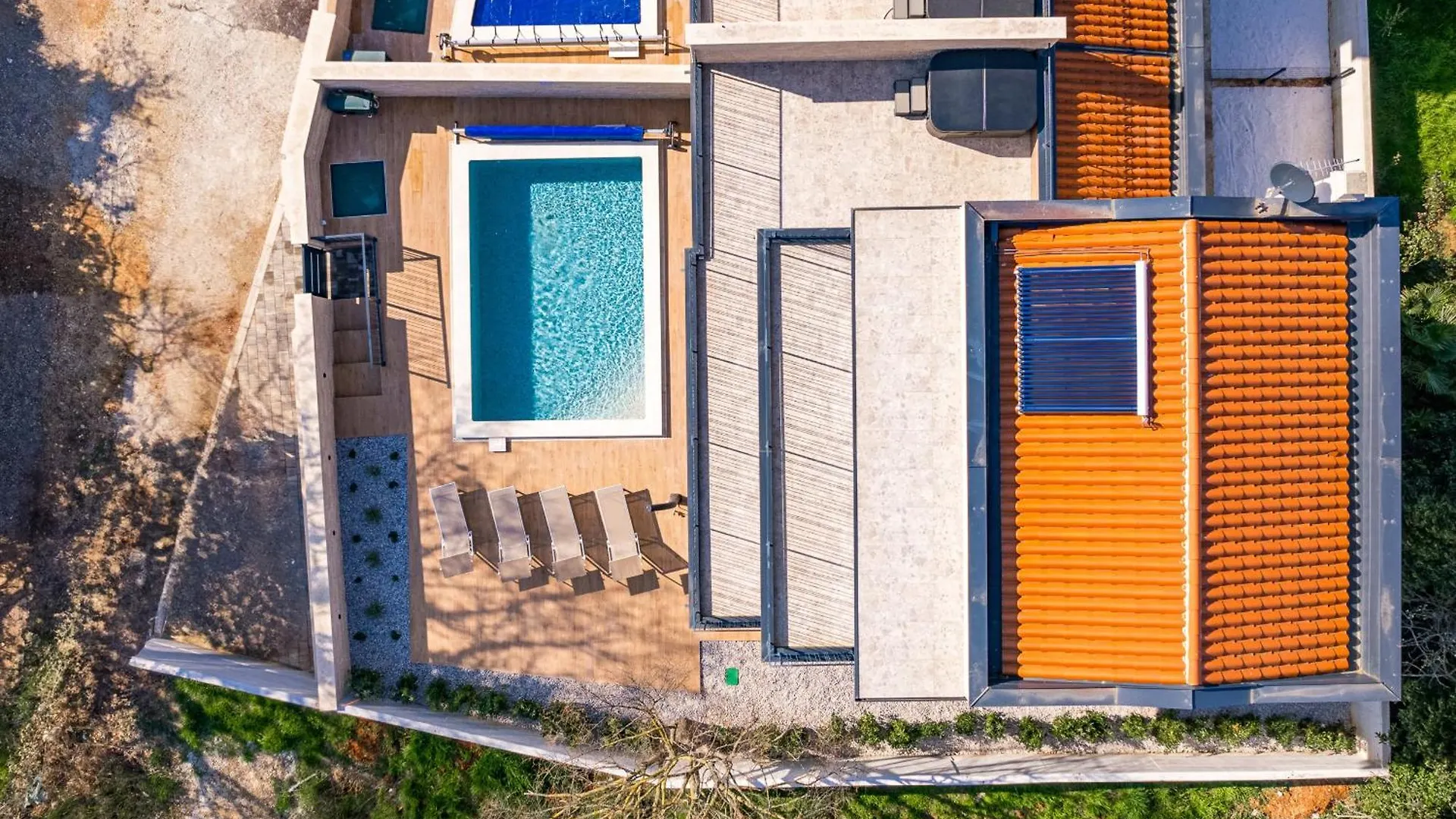 Villa Bay I Near Medulin For 9 People With Heated Pool - Playground & Whirpool Only 100 Meters From The Beach - Pet Friendly Banjole 0*,  Croatia