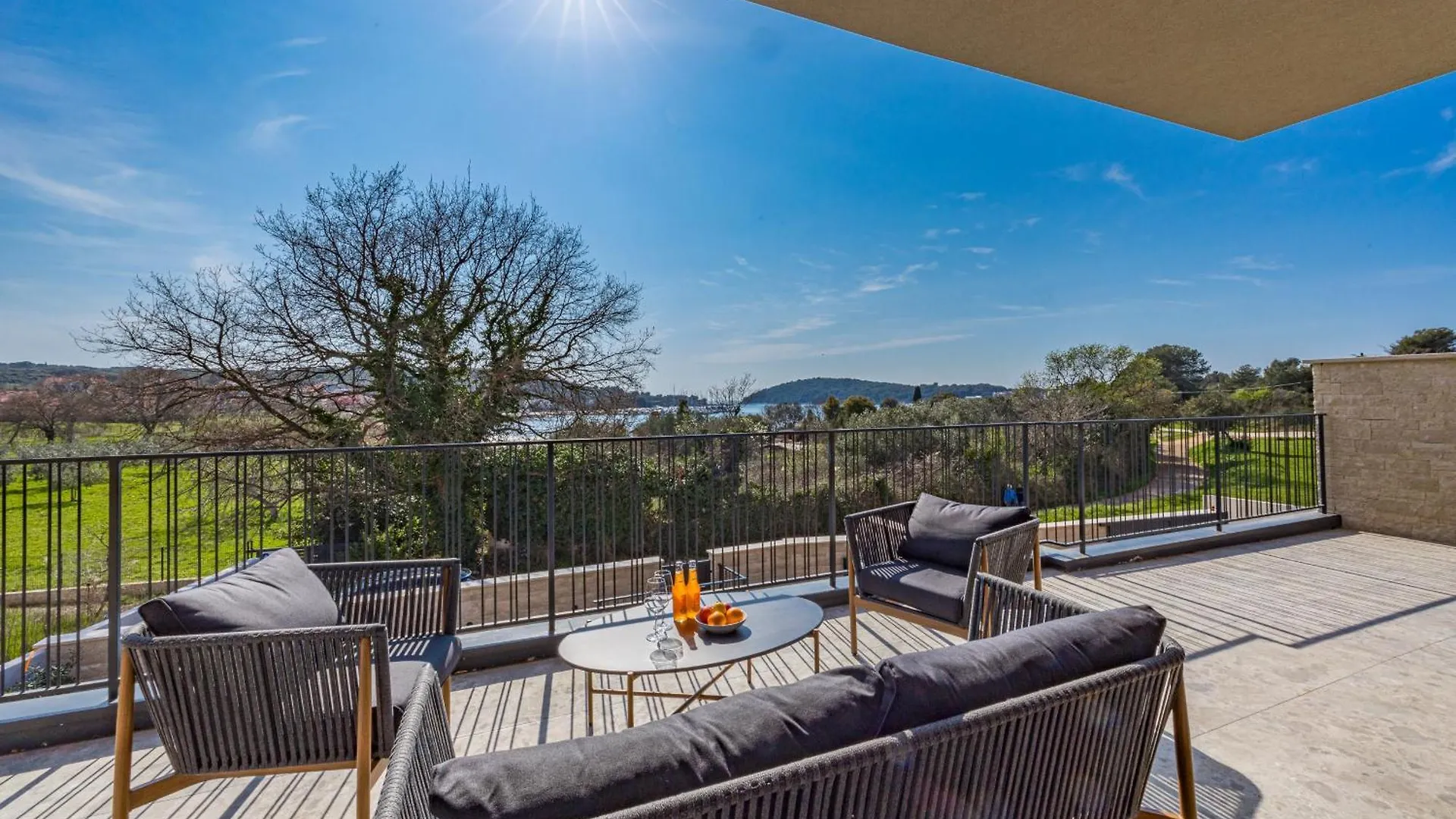 Villa Bay I Near Medulin For 9 People With Heated Pool - Playground & Whirpool Only 100 Meters From The Beach - Pet Friendly Banjole 0*,  Croatia