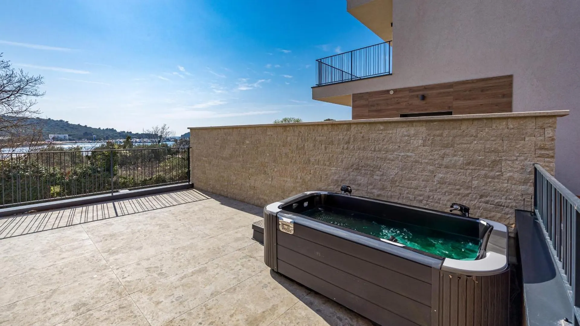 Villa Bay I Near Medulin For 9 People With Heated Pool - Playground & Whirpool Only 100 Meters From The Beach - Pet Friendly Banjole Croatia