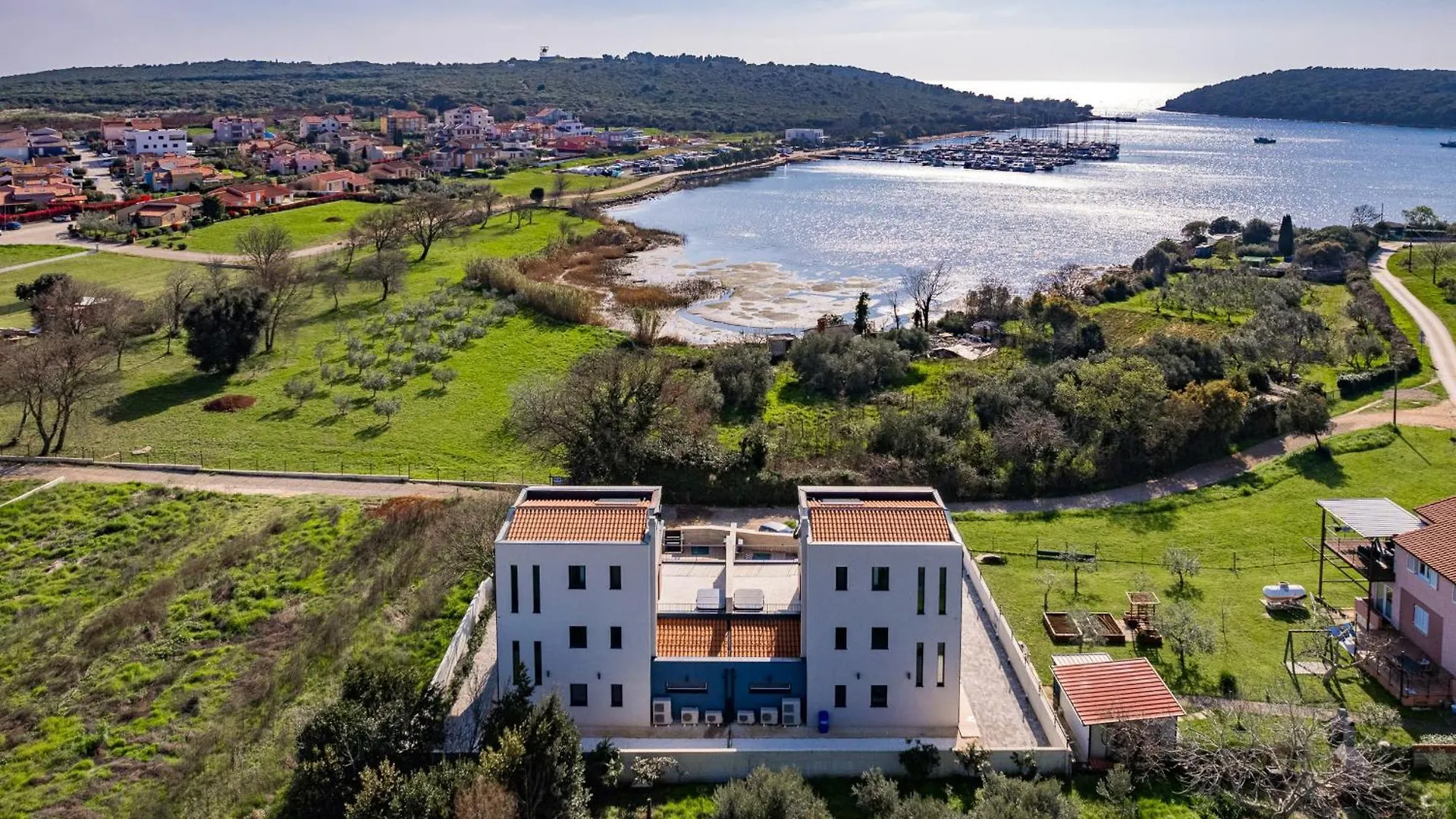 Villa Bay I Near Medulin For 9 People With Heated Pool - Playground & Whirpool Only 100 Meters From The Beach - Pet Friendly Banjole 0*,  Croatia