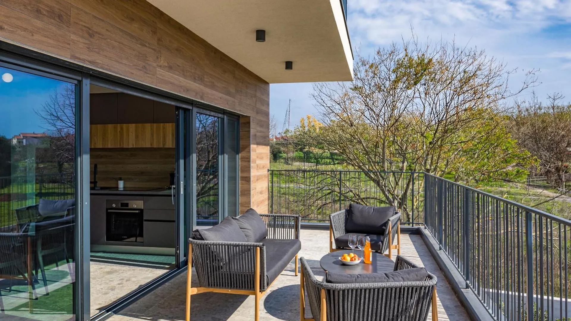 Villa Bay I Near Medulin For 9 People With Heated Pool - Playground & Whirpool Only 100 Meters From The Beach - Pet Friendly Banjole