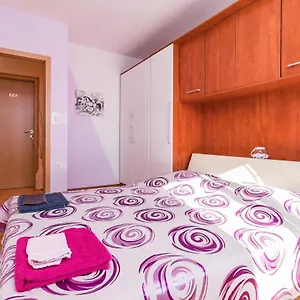 Valentina-no Groups Apartament