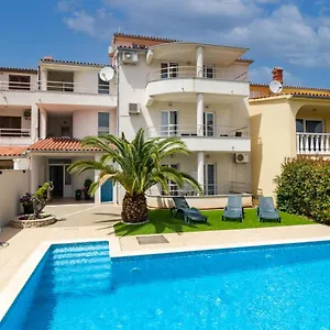 And Alenka Apartament